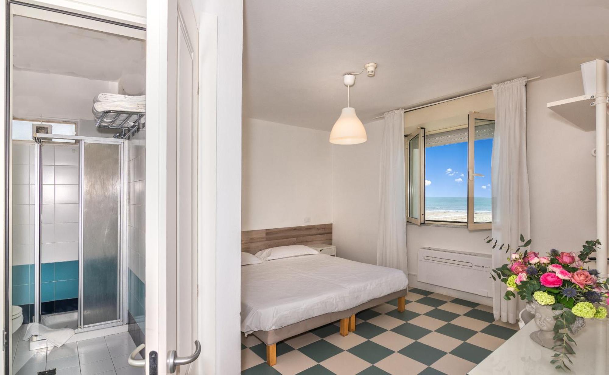 Hotel Happy Marina di Pietrasanta Exterior foto